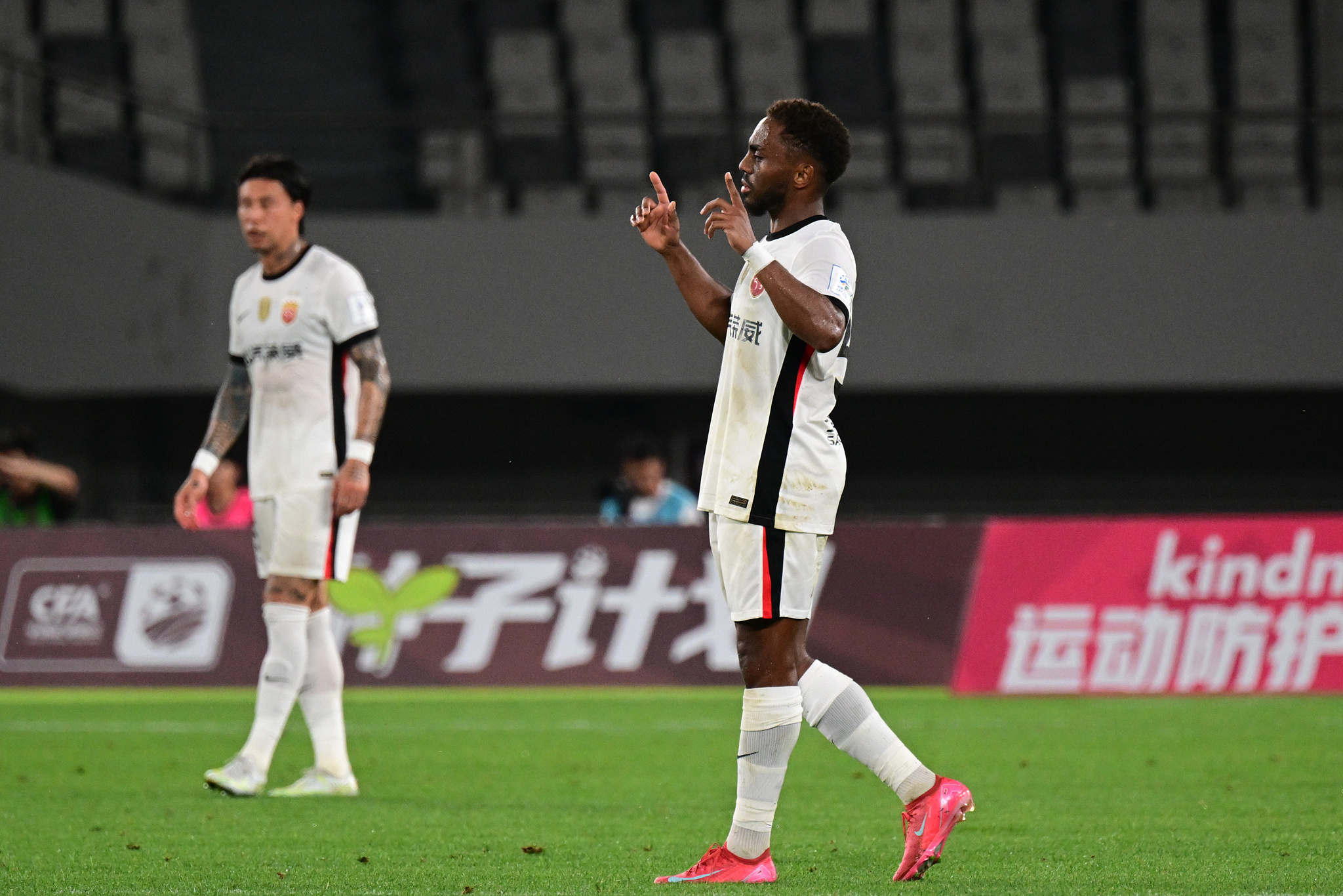 开云APP关于尤文图斯今夜官宣签约；志在荷甲名次提升；质疑声仍在；轮换策略成焦点的信息